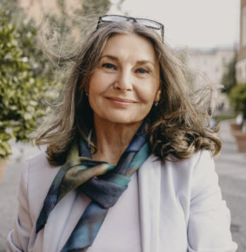 <em>Lucia B.</em>